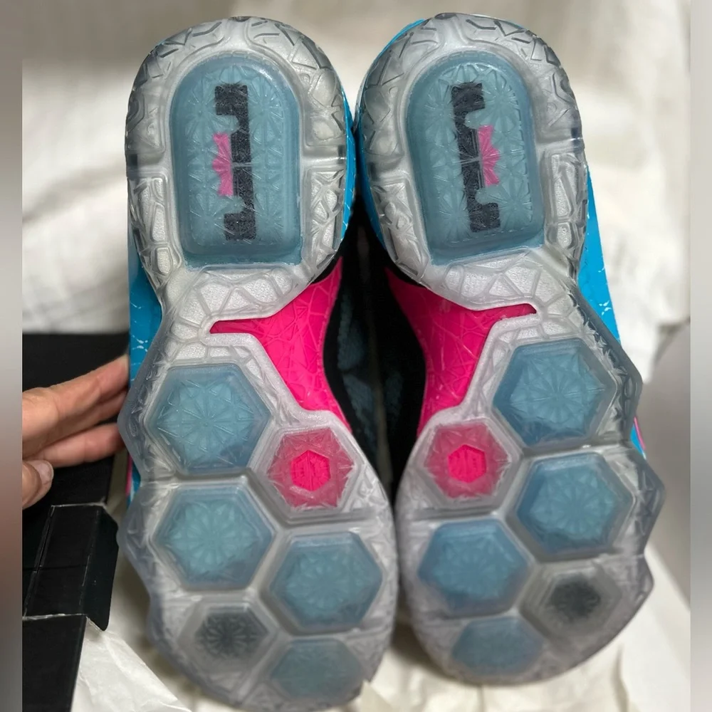 Nike - LEBRON XII - Black/Black-Pink Pow-BL Lagoon. - Picture 4 of 12